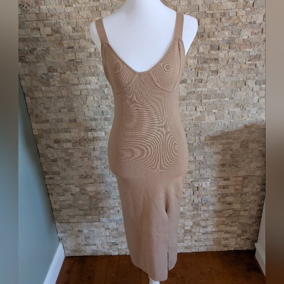 Willow & Wind Dresses & Skirts - Tan Beige Sleeveless Sweater Bodycon Midi Dress Slit Sz M Minimal Glam Neutral